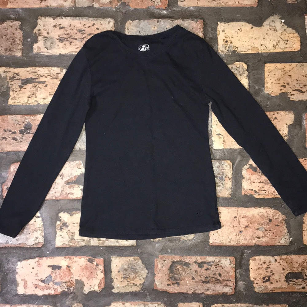 black shirt